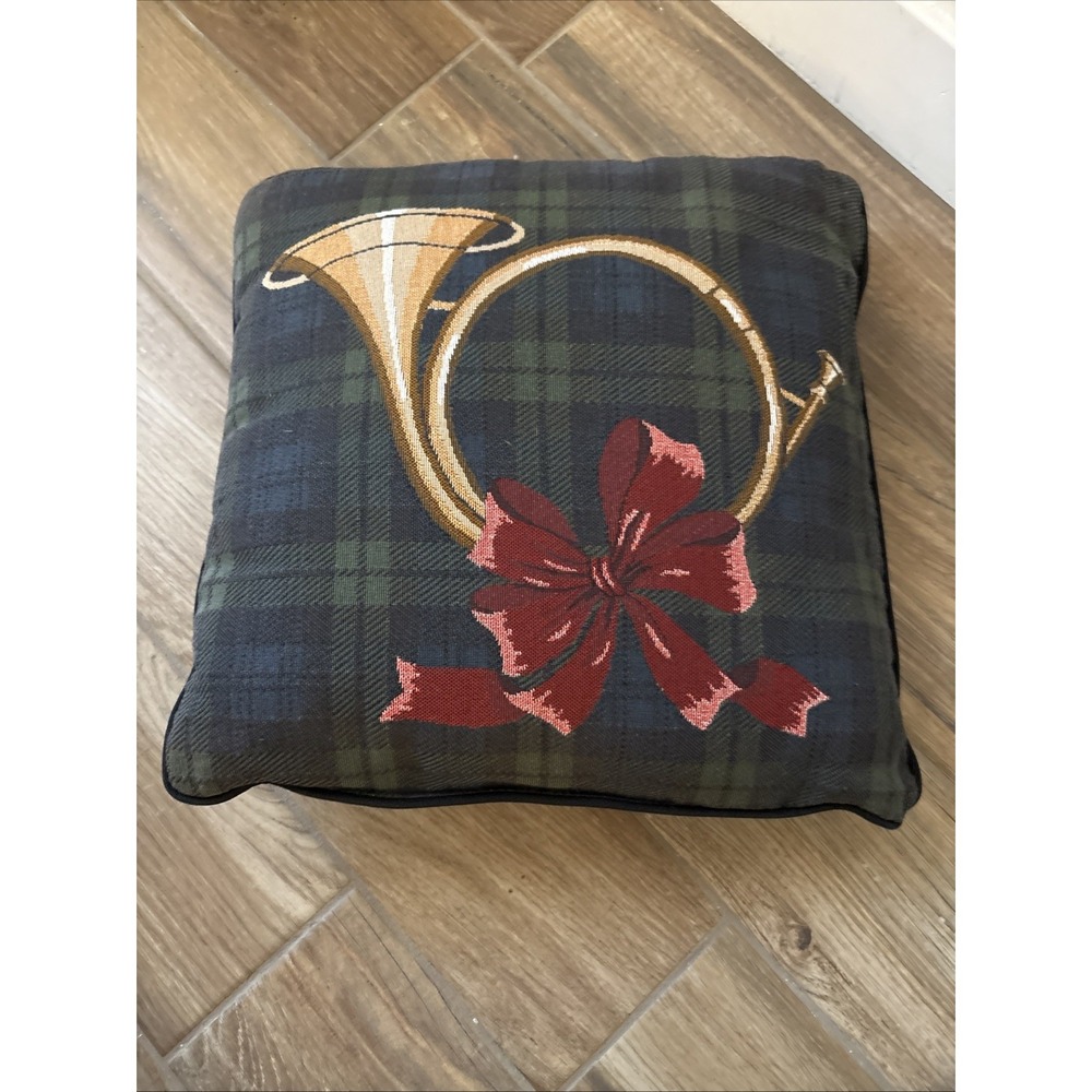 Vintage Christmas Pillow Hunt Horn & Holly, 16" x 16"